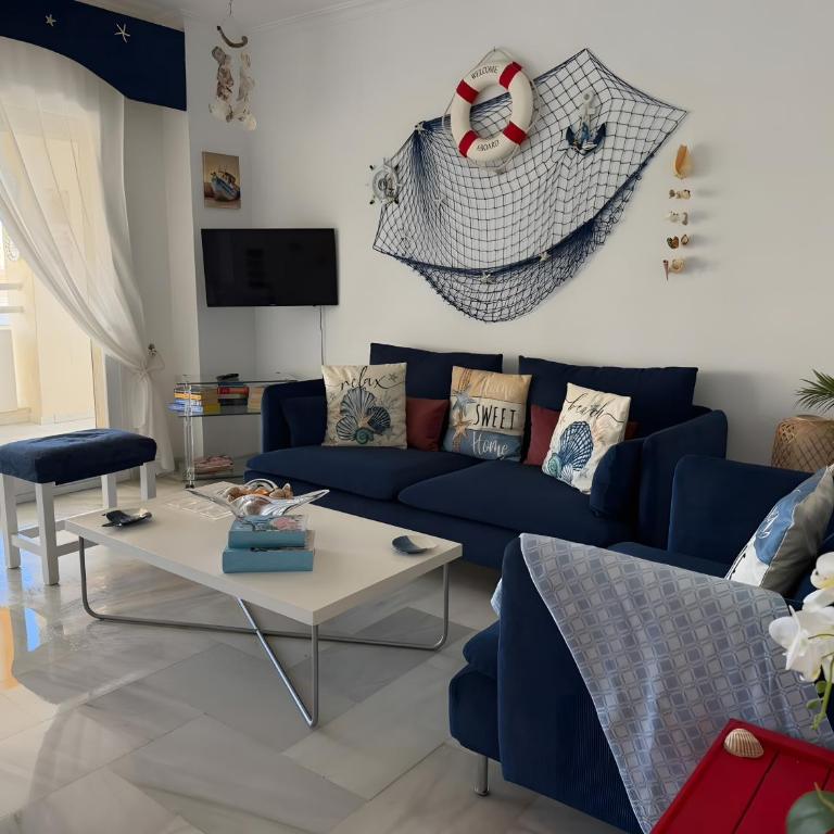 Carihuela beach - Three-Bedroom Premium Apartment with Balcony - 2