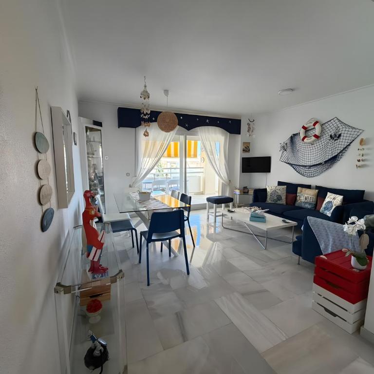 Carihuela beach - Three-Bedroom Premium Apartment with Balcony - 7