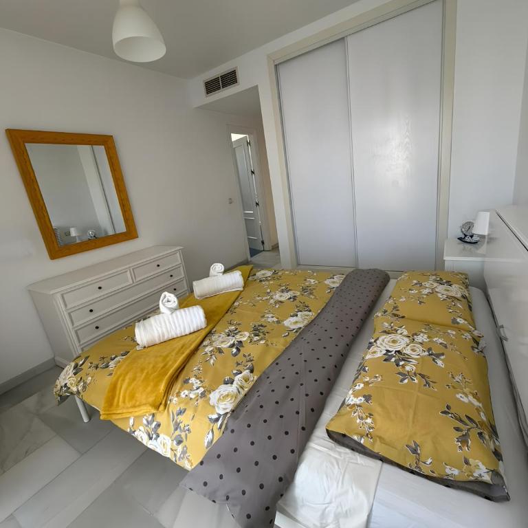 Carihuela beach - Three-Bedroom Premium Apartment with Balcony - 8