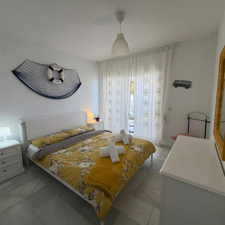 Carihuela beach - Three-Bedroom Premium Apartment with Balcony - 16
