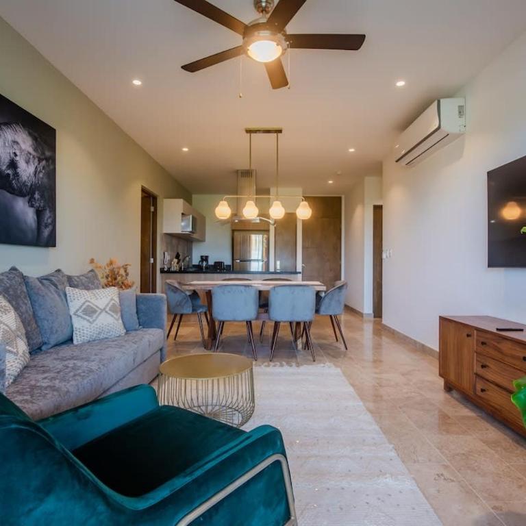 New Condo Roof Pool with Gym and WiFi near 5th half Blk Kids Ok - Appartement - 2
