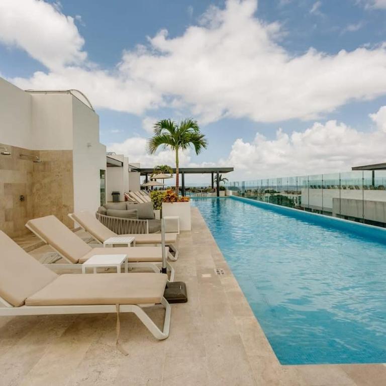 New Condo Roof Pool with Gym and WiFi near 5th half Blk Kids Ok - Appartement - 1