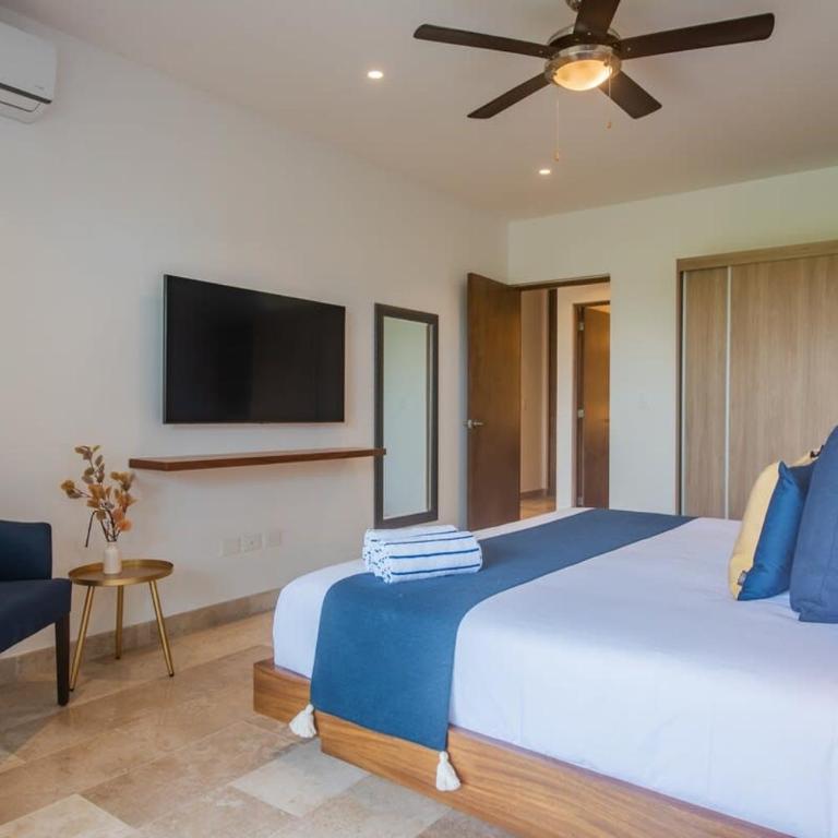 New Condo Roof Pool with Gym and WiFi near 5th half Blk Kids Ok - Appartement - 18
