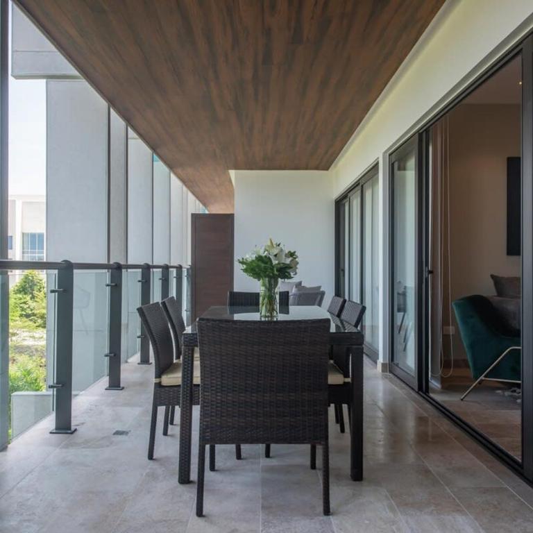 New Condo Roof Pool with Gym and WiFi near 5th half Blk Kids Ok - Appartement - 28