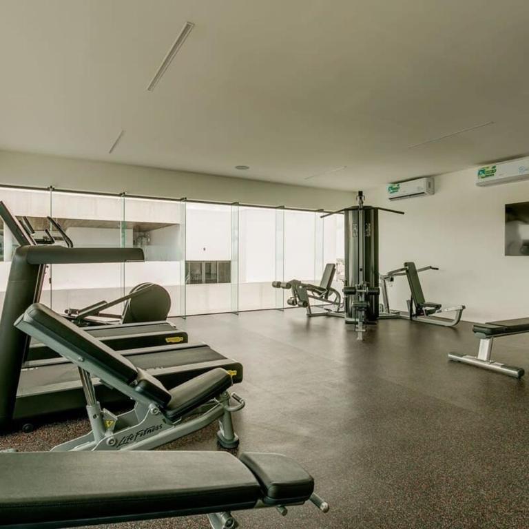 New Condo Roof Pool with Gym and WiFi near 5th half Blk Kids Ok - Appartement - 33