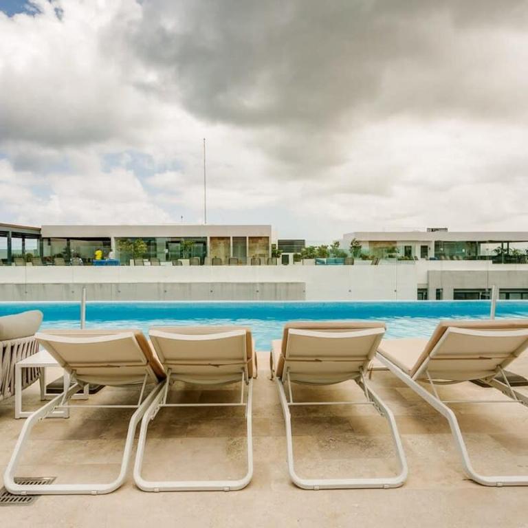New Condo Roof Pool with Gym and WiFi near 5th half Blk Kids Ok - Appartement - 35