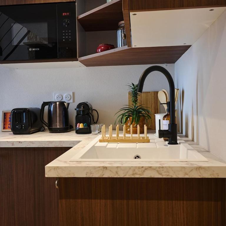 Beautiful Duplex - Nice Center - AC, WiFi - Appartement 2 Chambres - 16