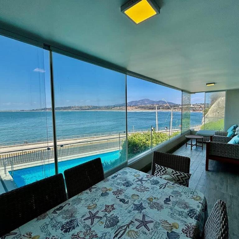 Modern and Cozy Beachfront Apartment - Apartment - 1