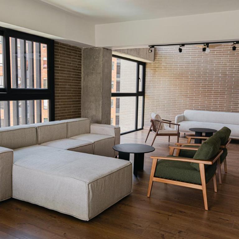 Altitud Medellín View Living - Deluxe Double Room with Balcony - 6