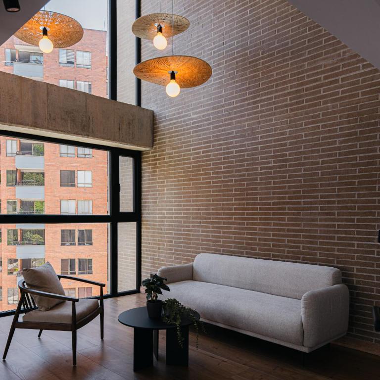 Altitud Medellín View Living - Deluxe Double Room with Balcony - 2