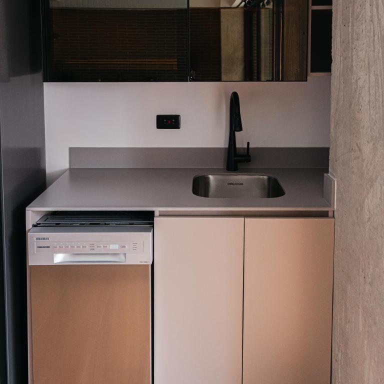Altitud Medellín View Living - Deluxe Double Room with Balcony - 18