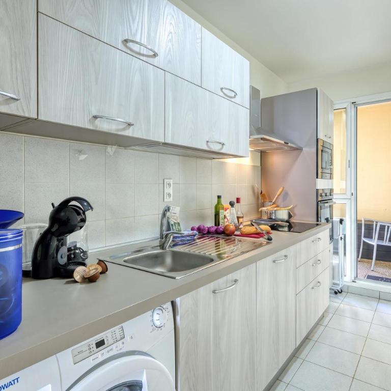 Victoria Palace Elegant Apt with Terrace - Apartment with Terrace - 5