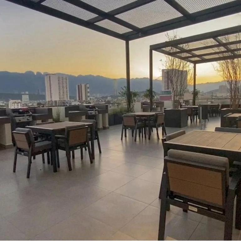 Loft doble altura en Centro de Monterrey Alberca y estacionamiento - Apartamento de 1 dormitorio - 17