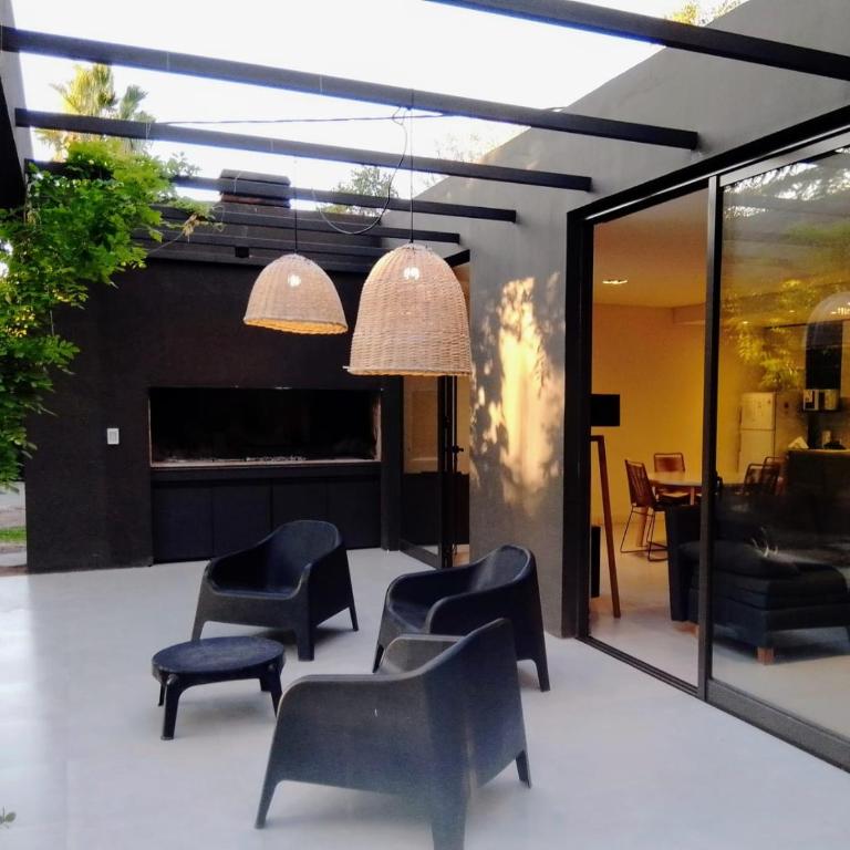 Hermosas unidades, abundante naturaleza y gran piscina - Villa Superior - 4