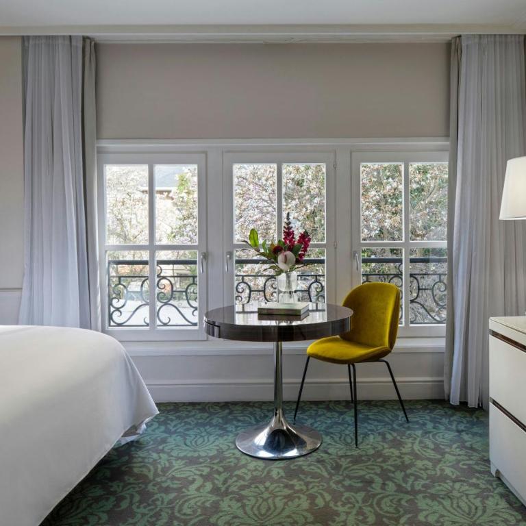 Renaissance Paris Nobel Tour Eiffel Hotel - Habitación Deluxe con cama grande y vistas al jardín - 5
