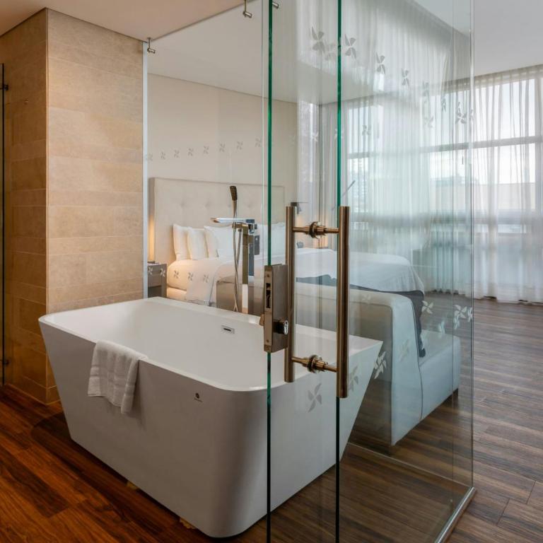 Four Points By Sheraton Bogota - Suite Junior nivel Club de 1 dormitorio - 1 cama extragrande - 5
