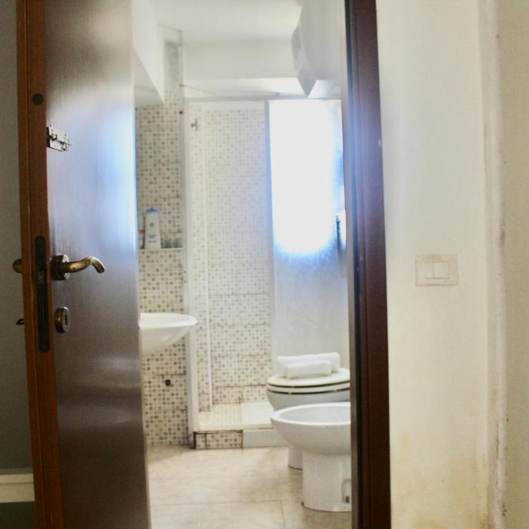Two-Bedroom Apartment 500 meters to Bisceglie M1 - Appartamento con 1 Camera da Letto - 5