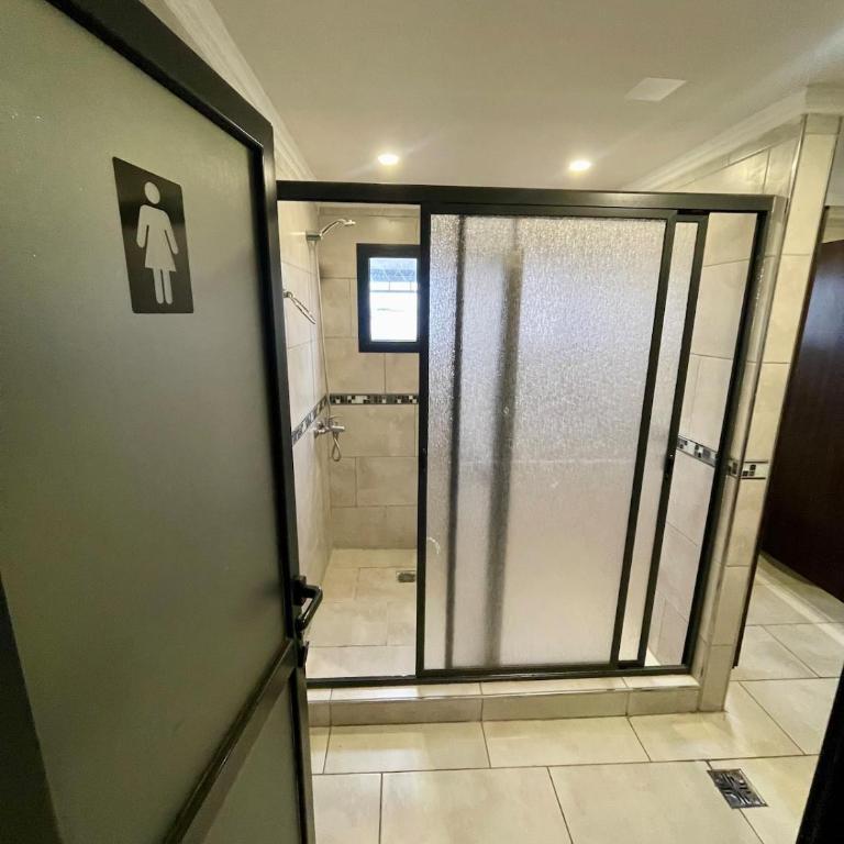 Dpto dos hab con pileta y cochera en el centro - Apartamento de 2 dormitorios - 10