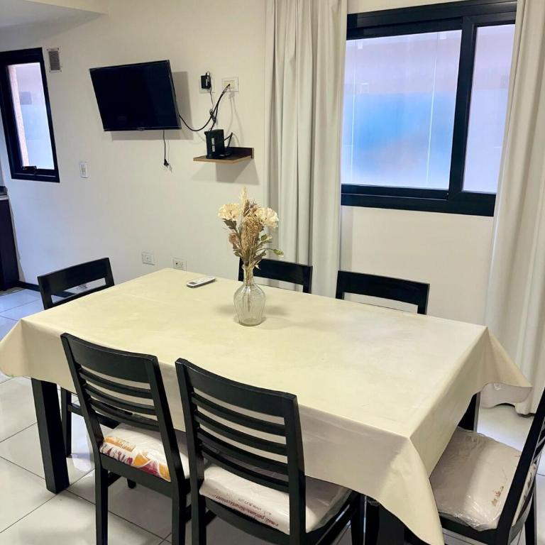 Dpto dos hab con pileta y cochera en el centro - Apartamento de 2 dormitorios - 24