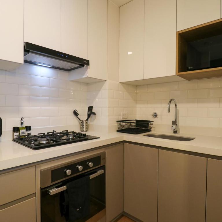 Schell Prime Living in the Heart of Miraflores by Wynwood House - Three-Bedroom Superior Apartment - 13