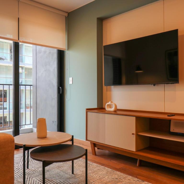 Schell Prime Living in the Heart of Miraflores by Wynwood House - Three-Bedroom Superior Apartment - 2