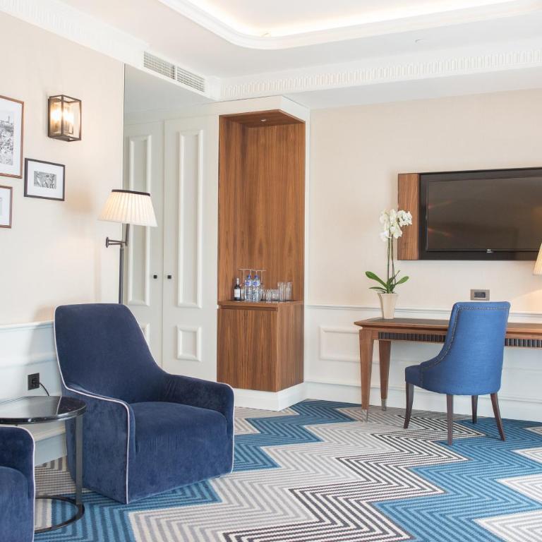 Boutique Hotel La Roche - Deluxe Two-Bedroom Suite with Sea View - 3