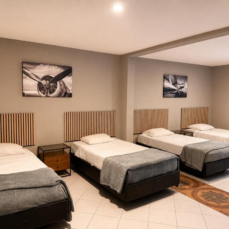 Hotel 11once - Vierbettzimmer - 7