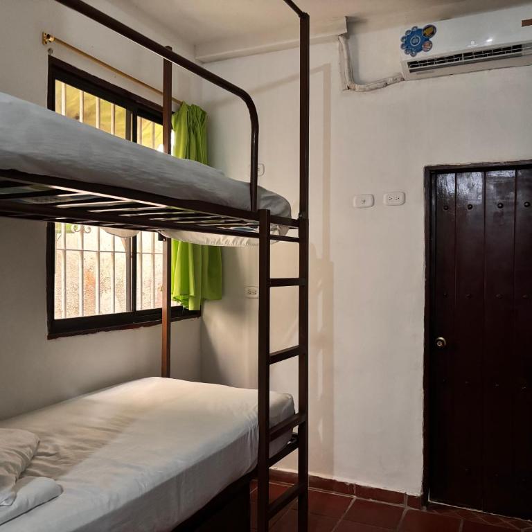Hostal Casa Lulú Santa Marta - Bed in 10-Bed Mixed Dormitory Room - 3
