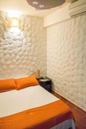 Hostal Casa Lulú Santa Marta - Standard Double Room with Shared Bathroom - 1