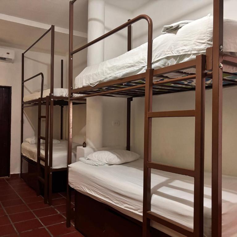 Hostal Casa Lulú Santa Marta - Bed in 10-Bed Mixed Dormitory Room - 5