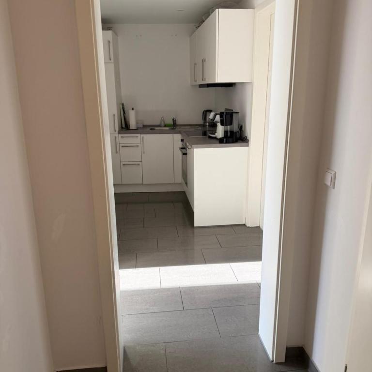 4 Bedroom Apartment with Balcony and Garage - Apartment - 2