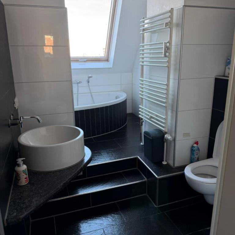 4 Bedroom Apartment with Balcony and Garage - Apartment - 7