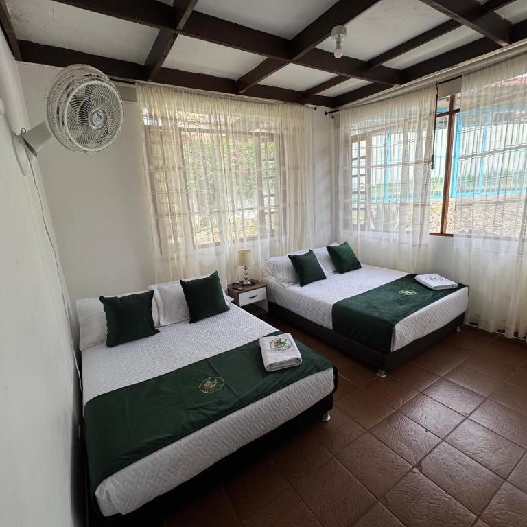 Colombia Verde - Rincon del Colibri - Six-Bedroom House - 59