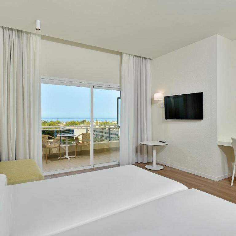 SOL by Meliá Marbella Estepona - Atalaya Park - Habitación Sol con vistas laterales al mar - 1