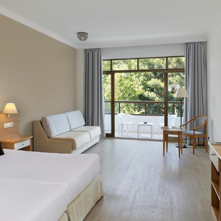 SOL by Meliá Marbella Estepona - Atalaya Park - Habitación Familiar Grande (2 adultos + 2 niños) - 2
