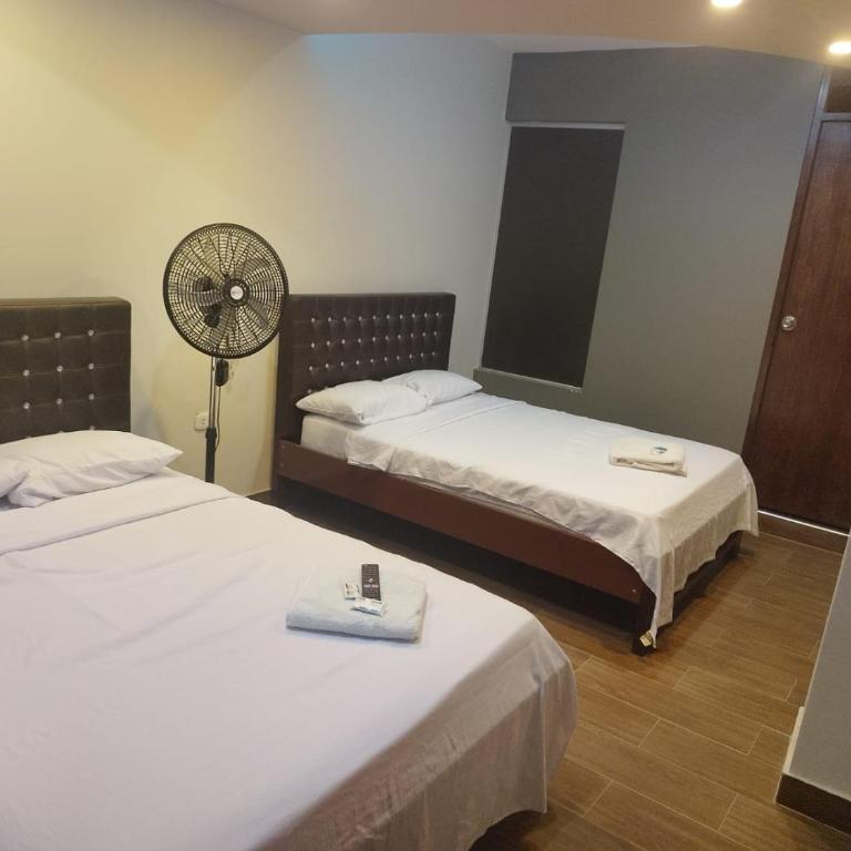 Hotel Kryzzal - Habitación Doble con baño privado - 2 camas - 8
