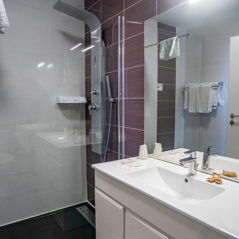 The Originals Boutique, Le Grand Hôtel Molière, Pézenas - Chambre Double Supérieure - 1