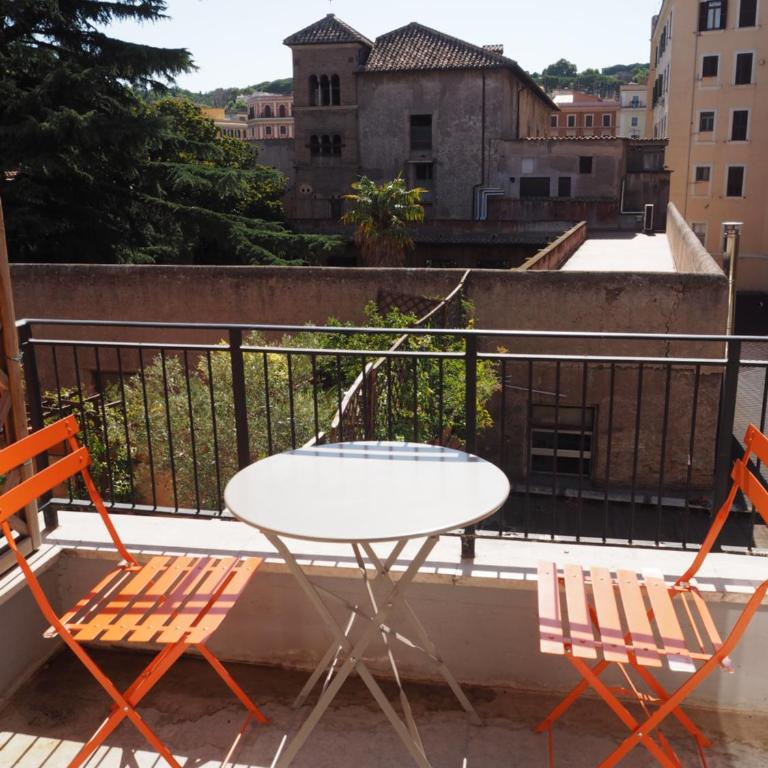 Bed and Breakfast New Morning Holiday - Camera Matrimoniale Deluxe con Balcone - 6