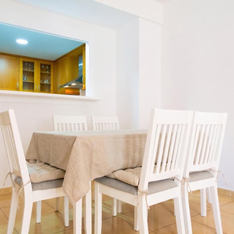 2 BD Apartment Pool Padel Beach - Apartamento - 11