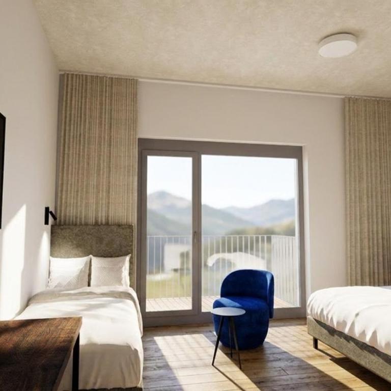 Lasalt - Mountain Legends Hotel - Dreibettzimmer mit Balkon - 4