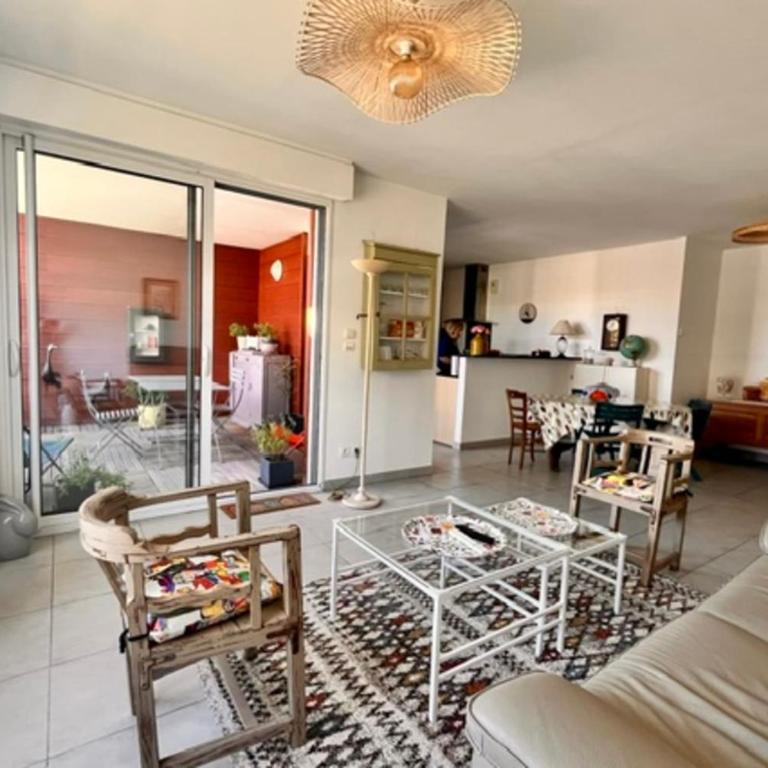 Appartement avec loggia vue chenal parking - Appartement - 4