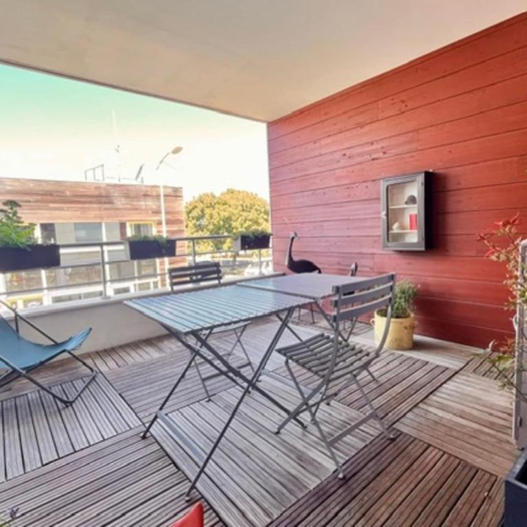 Appartement avec loggia vue chenal parking - Appartement - 18