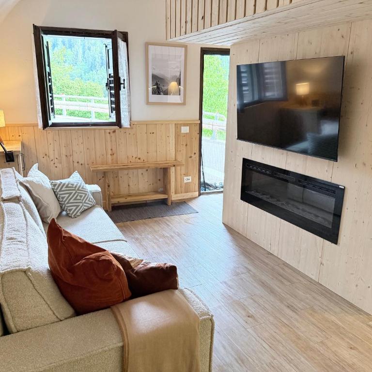 Casa Sasso Rosso - Modern Luxury Meets Italian Heritage - Two-Bedroom Apartment - 19