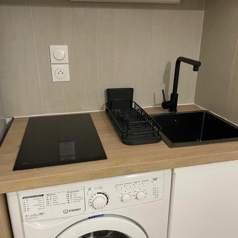 06U - Beau studio en résidence - piscine et tennis - Appartement 1 Chambre - 30