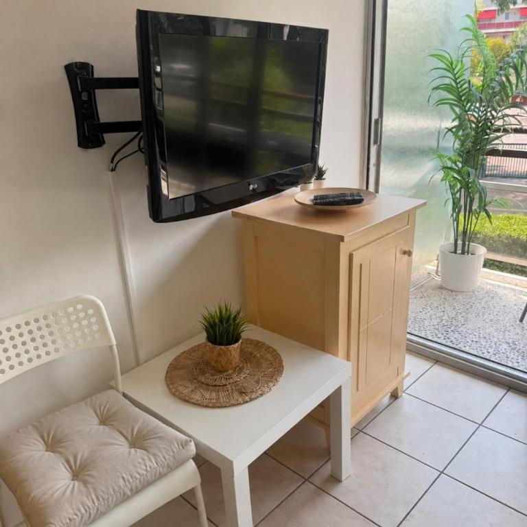 06U - Beau studio en résidence - piscine et tennis - Appartement 1 Chambre - 17