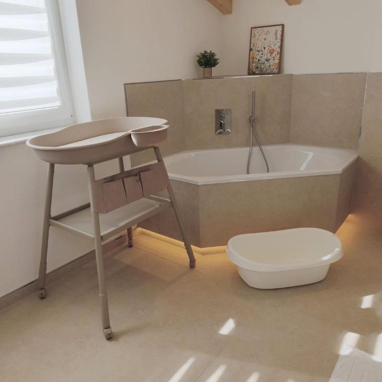 Entspannt & Aktiv Allgäu für Gruppen & Familien - biken & wandern - Weitblick & Kamin by LINGER Homes - Deluxe Apartment mit 2 Schlafzimmern - 4