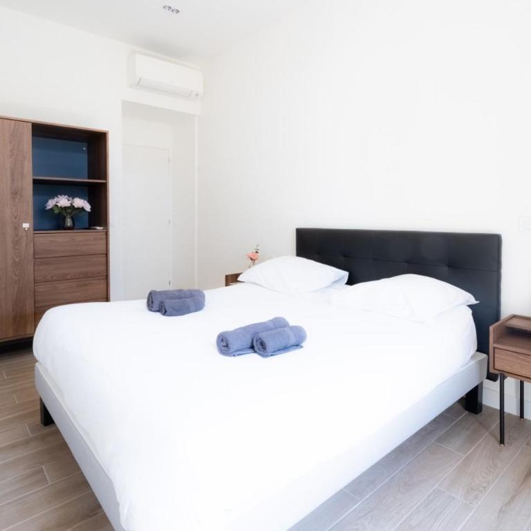 Maison Rouget - Chambre 2 - Le Citronnier - Chambre Double Standard avec Salle de Bains Commune - 2