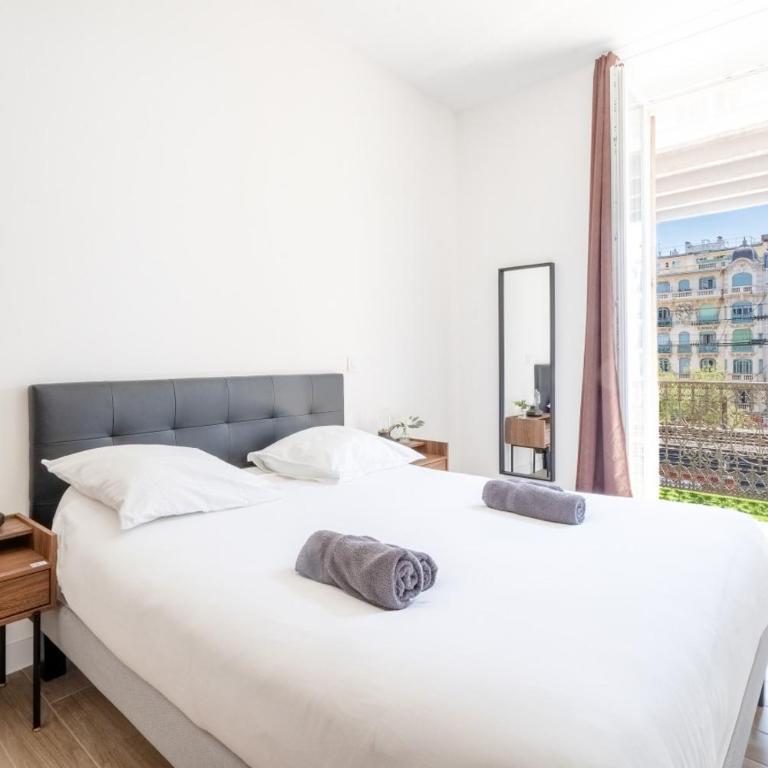 Maison Rouget - Chambre 2 - Le Citronnier - Chambre Double Standard avec Salle de Bains Commune - 4