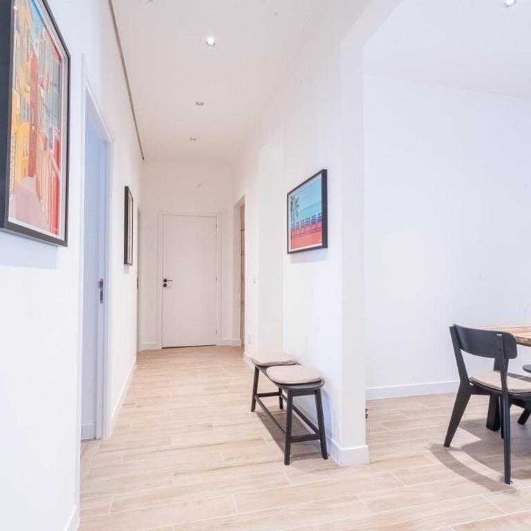 Maison Rouget - Chambre 2 - Le Citronnier - Chambre Double Standard avec Salle de Bains Commune - 16