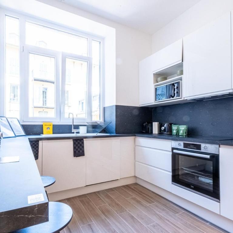 Maison Rouget - Chambre 2 - Le Citronnier - Chambre Double Standard avec Salle de Bains Commune - 23